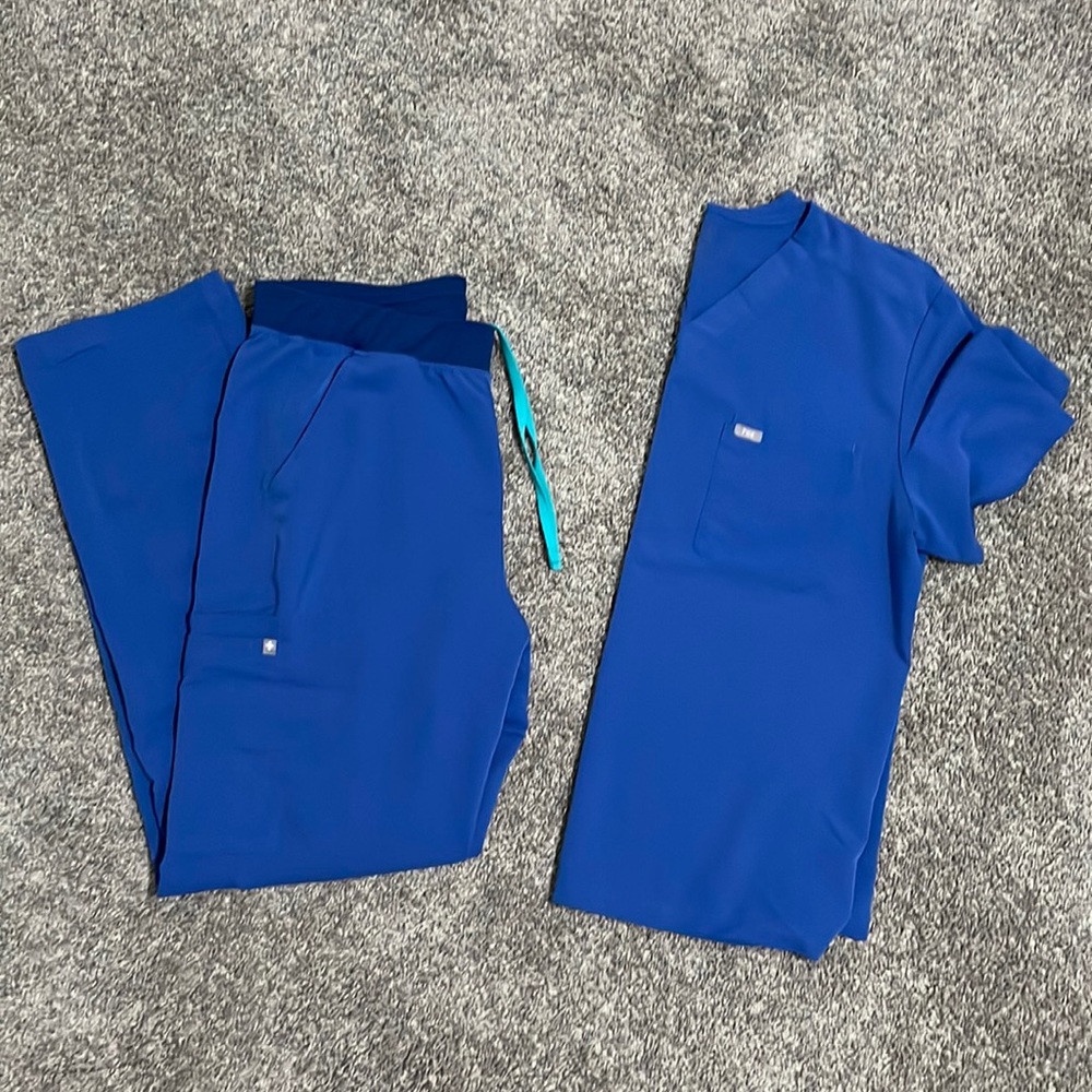 Figs Scrub Set